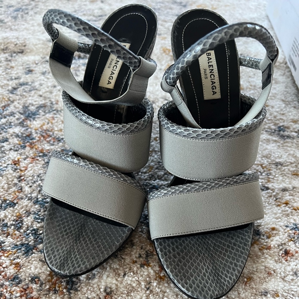 Balenciaga Tess S.Cuoio Wedge Sandal in Gray - Picture 3 of 7